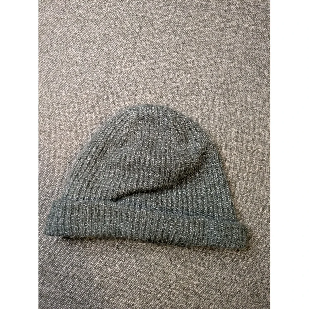The North Face Unisex Adult Knit Beanie Hat Gray Winter Hiking Outdoors Logo